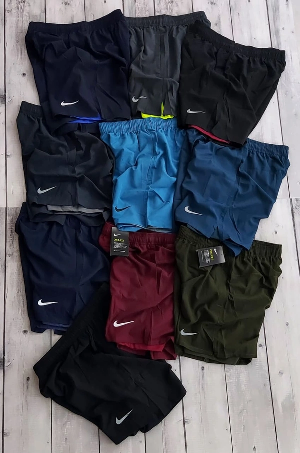 NIKE  - 30