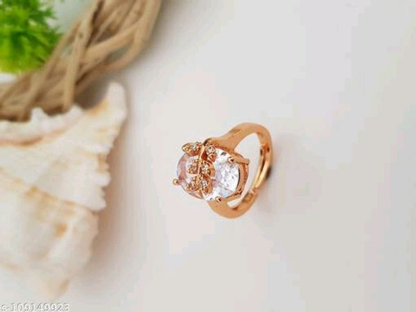 Leafe Ring - White Oval