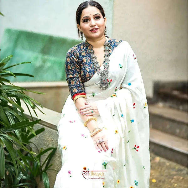 RangDhaaga  White Embroidery Khadi Saree