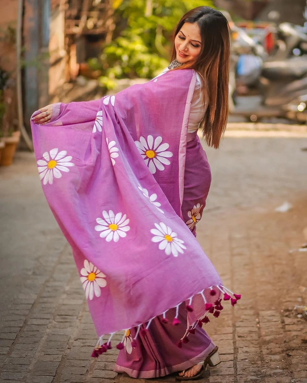 Rangdhaaga  Lilac Floral Hand Painted Saree