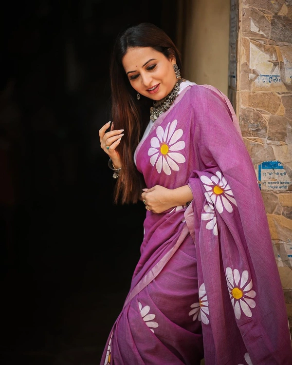 Rangdhaaga  Lilac Floral Hand Painted Saree