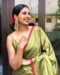 RangDhaaga Green With Red Raga Tissue Saree