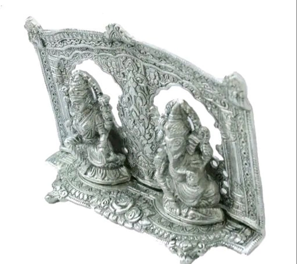Idols And Figurine Silver