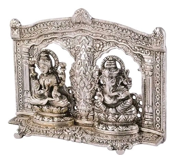 Idols And Figurine Silver