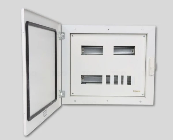 Legrand Distirbution Board TPN DD - 6 WAY TPN DB (18 + 8 Incomer)