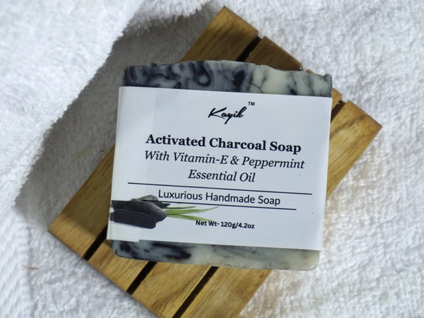 ACTIVATED CHARCOAL SOAP WITH VIT-E & PEPPERMINT ESSENTIAL OIL