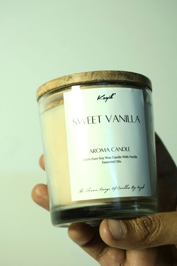 SWEET VANILLA AROMA CANDLE
