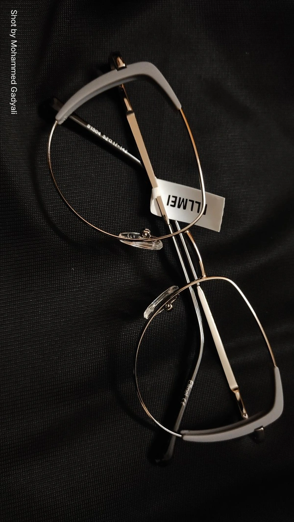 Silver Cateye