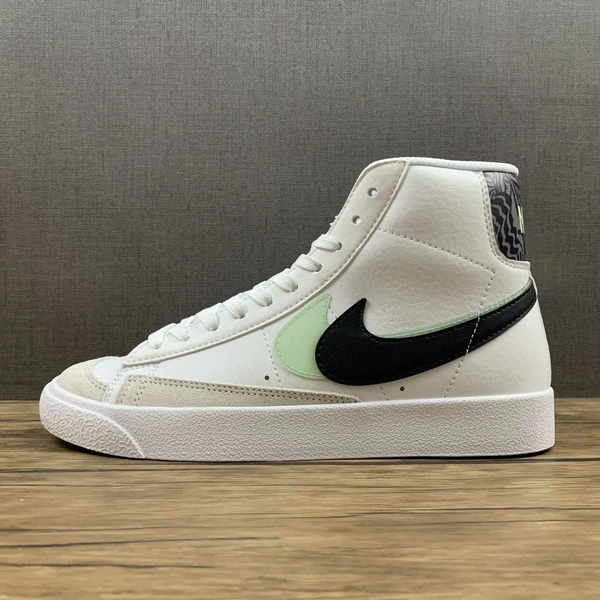 Nike Blazer Mid 77