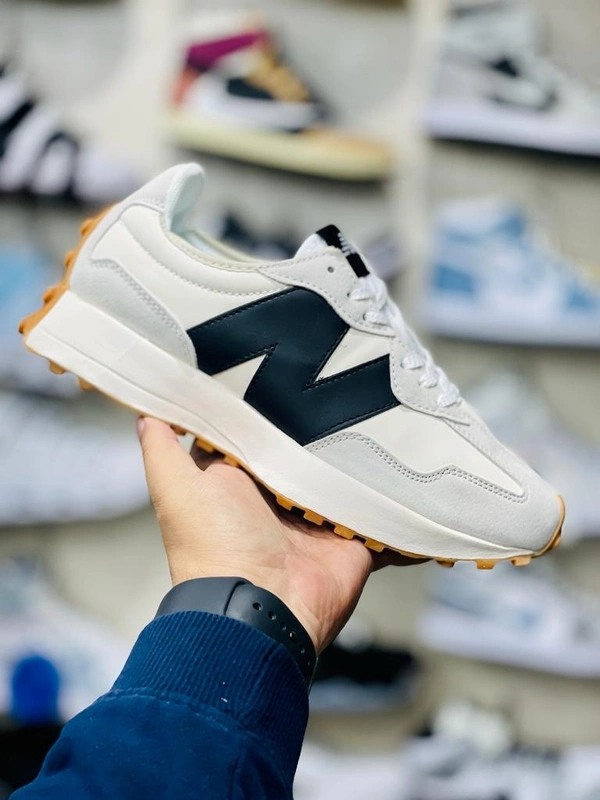 New Balance 327
