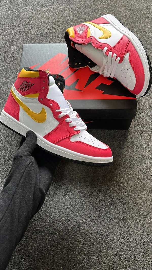 Air Jordan retro high light fusion red 