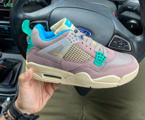 JORDANS RETRO 4 TAUPE HAZE