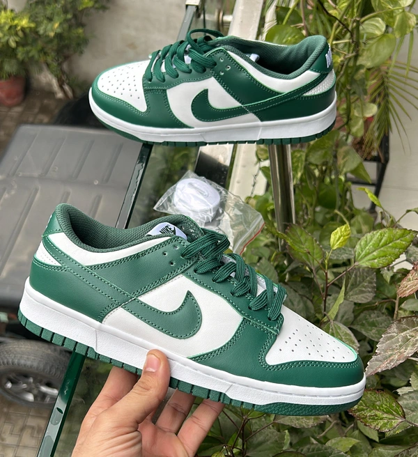 Nike SB dunk green