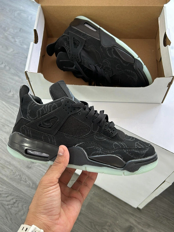 Jordan 4 kaws (41 - 45)