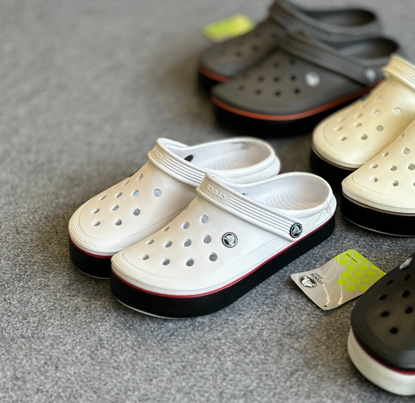 crocs (6 - 11)