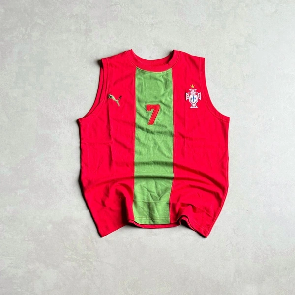 Sleeveless Tshirt (M,L)