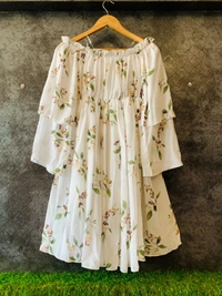 Offshoulder short dress - white