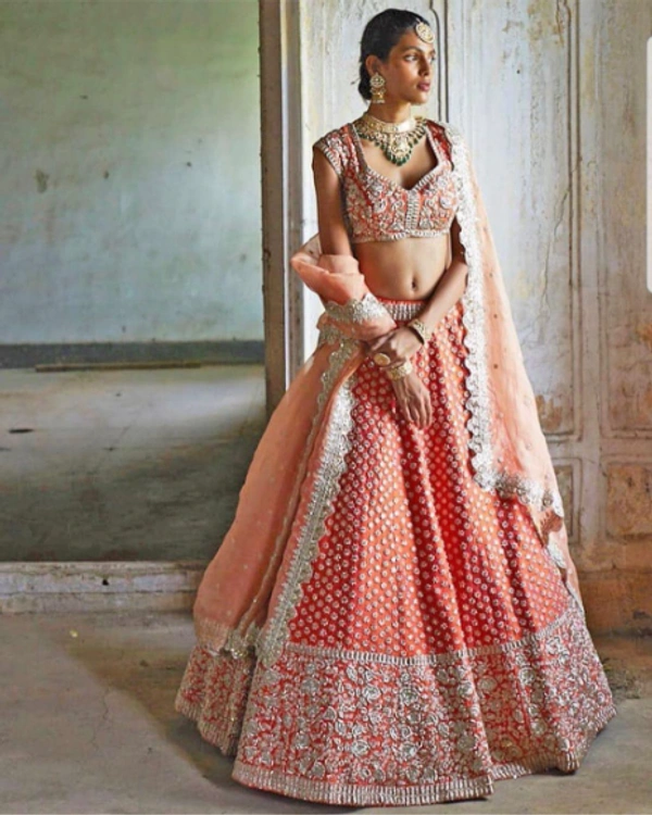 NEW ĐĚSIGNER LAHENGA CHOLI - semi stitched 