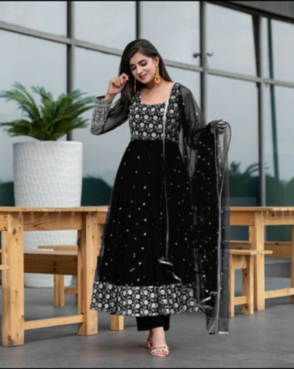  EMBROIDERED GEORGETTE    OUTFIT - Black