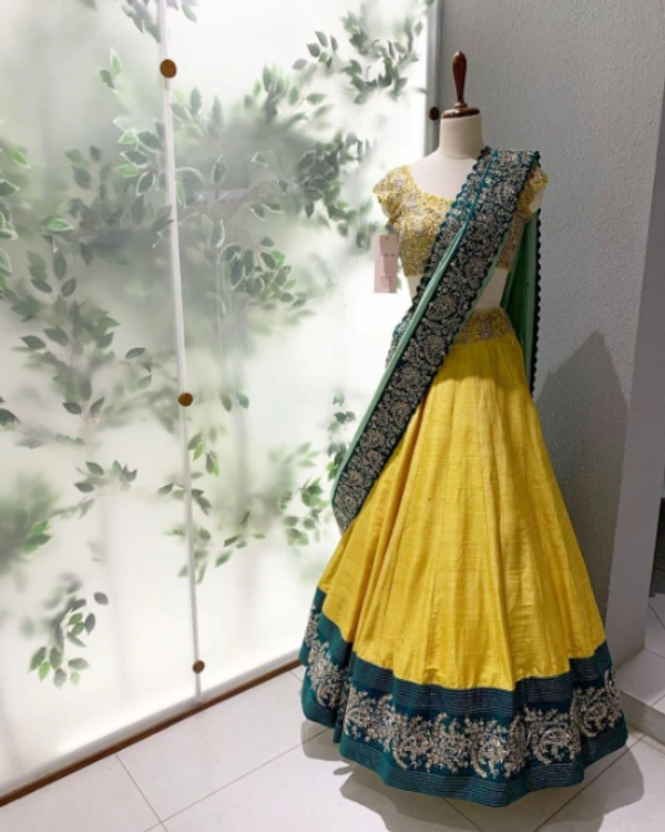   SIMPLE LEHENGA