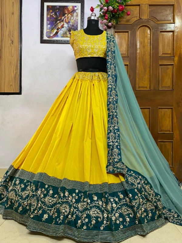   SIMPLE LEHENGA