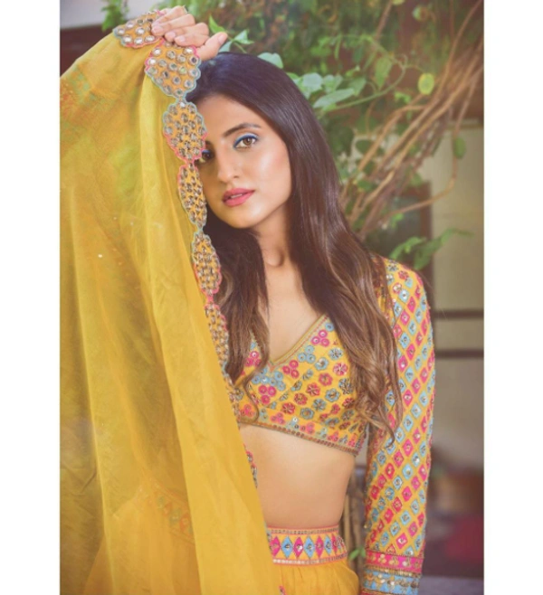 DESIGNER LAHENGA CHOLI