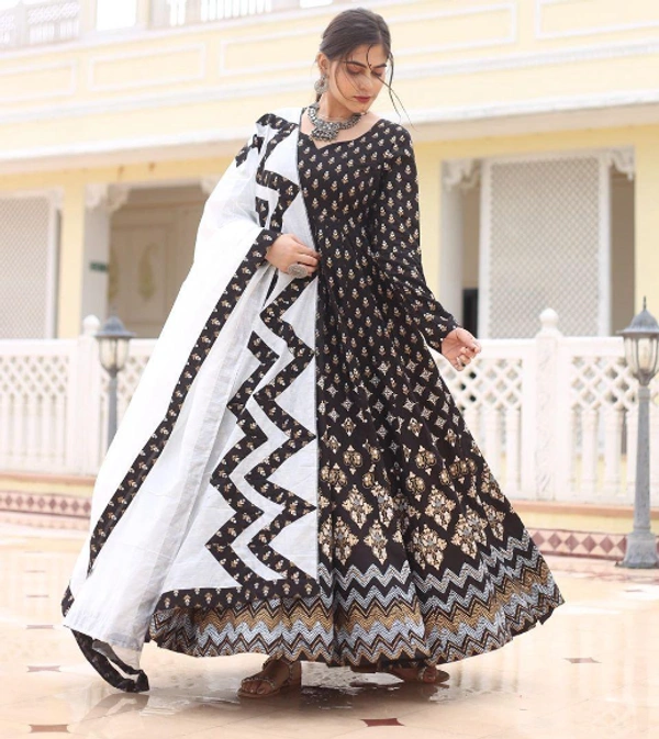 stylish partywear, casual wear gown