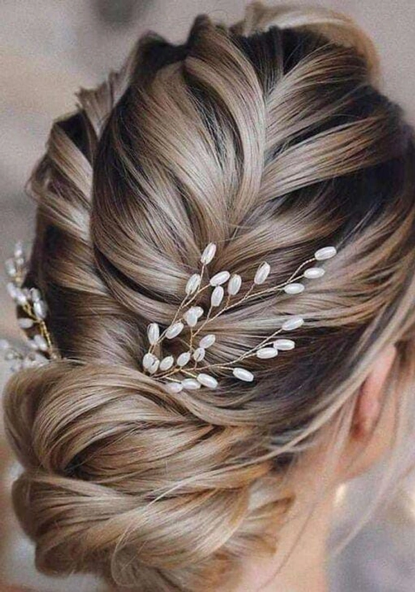 elegant hair vine and tiara with hair pins 