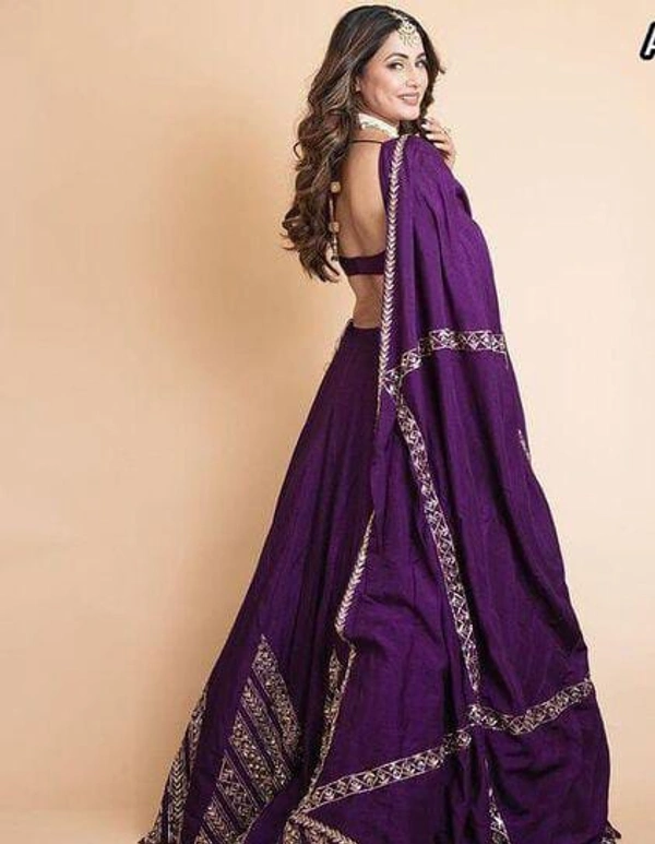 Heena Khan Lehenga Design Mirror Work