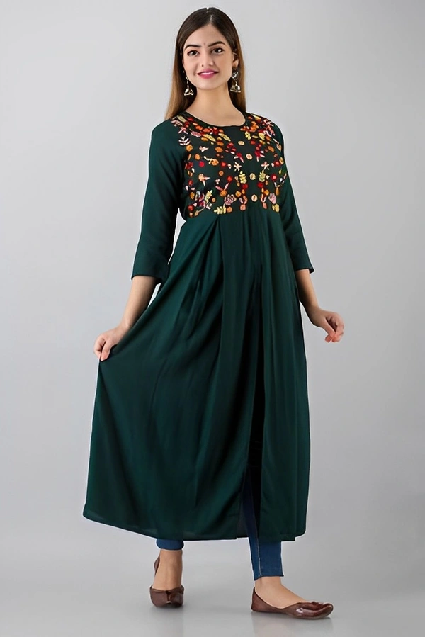 Nishabd Women Embroidered Frontslit Kurta - Japanese Laurel