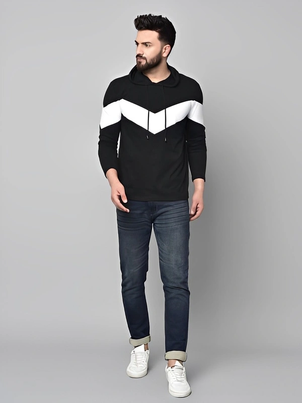 SHAPPHR Color Block Men Hooded Neck Black T-Shirt - Black, S