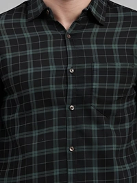 CAMPEUR Men Checkered Casual Green Shirt