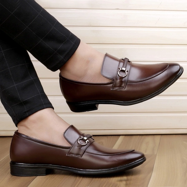 CLASSIQ BROWN PREMIUM LOAFERS - Brown, 7