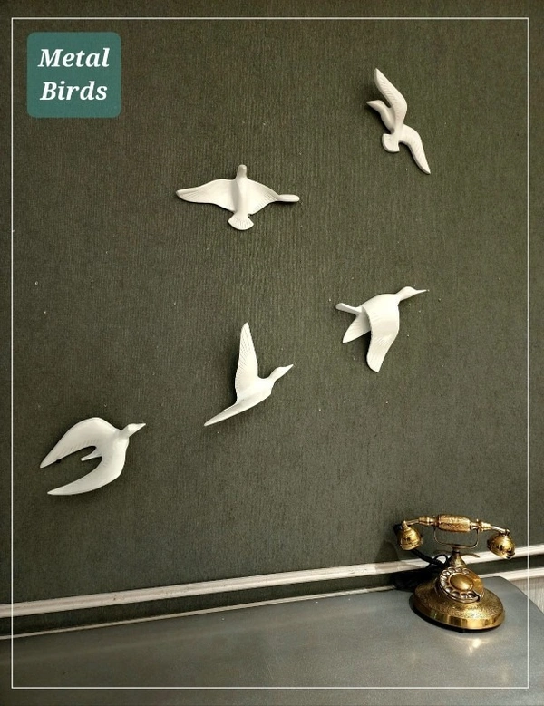 Wall hanging birds white