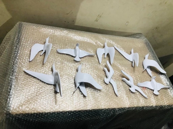 Wall hanging birds white