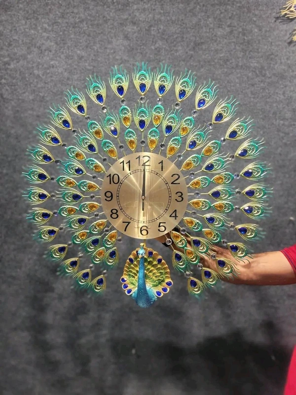 K4 Wall clock - Size 28 X 28 Inch