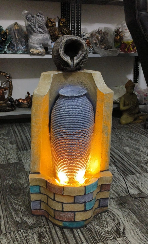 Waterfountain Makti  - Size 2 Feet