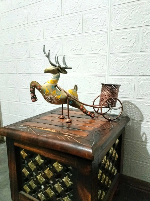 Pen Stand 01