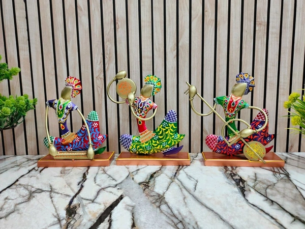 Sitting langa stand set of 3pc - Size 12 x 10 inch