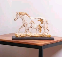 White Horse Table Decor 