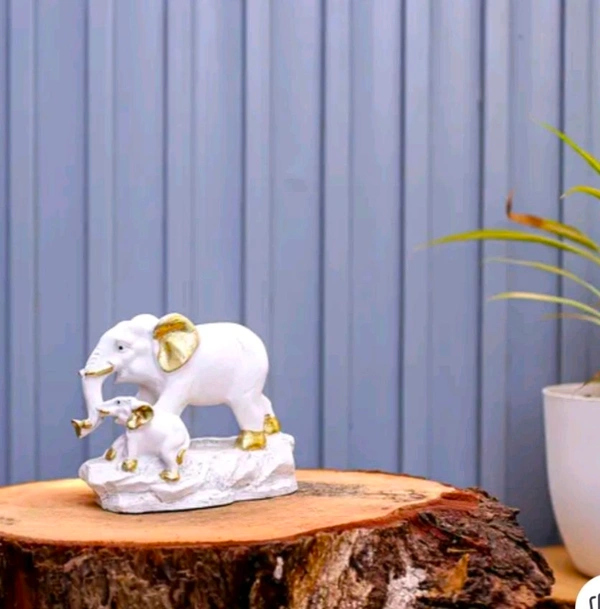 Polyresin Showpiece Elephant With Baby 