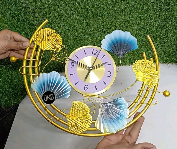 AR12 Clock 