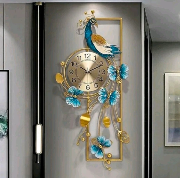 AR05 Peacock Clock 