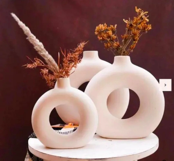 Ceramic white vase 3pc  SLL2425 - Size - 7 inch, 5.5 inch, 4.5 inch