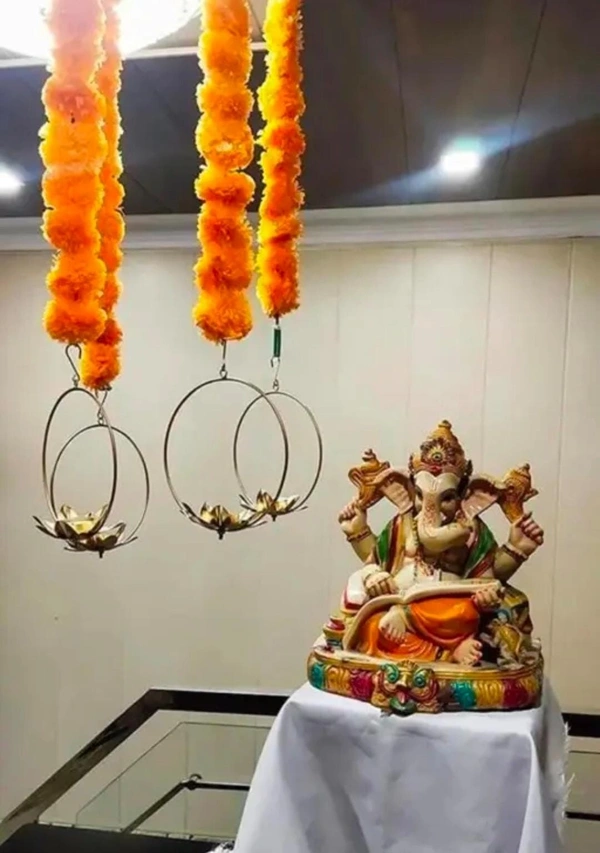 Lotus with marigold flowers set of 4pc