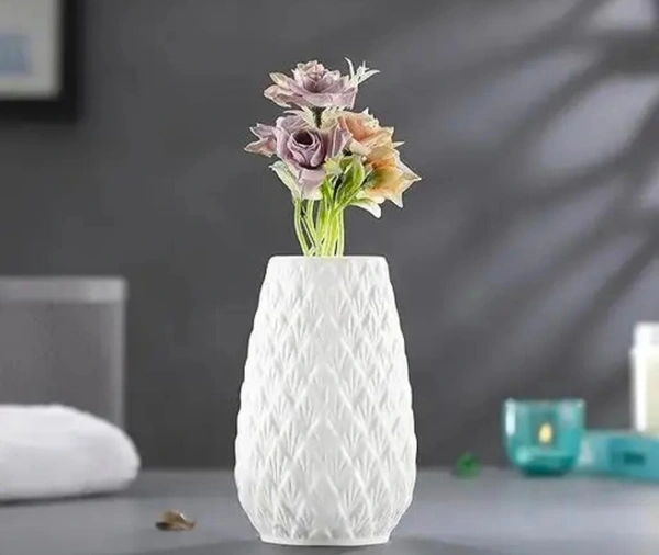 Ceramic vase white 1