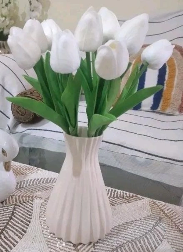 Ceramic flower vase decor