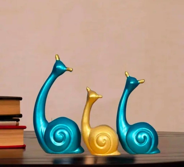 Lucky snail family