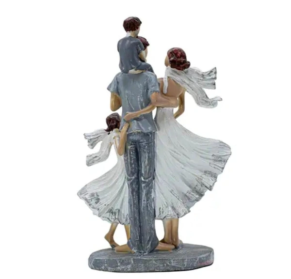 Poly resin family showpiece
