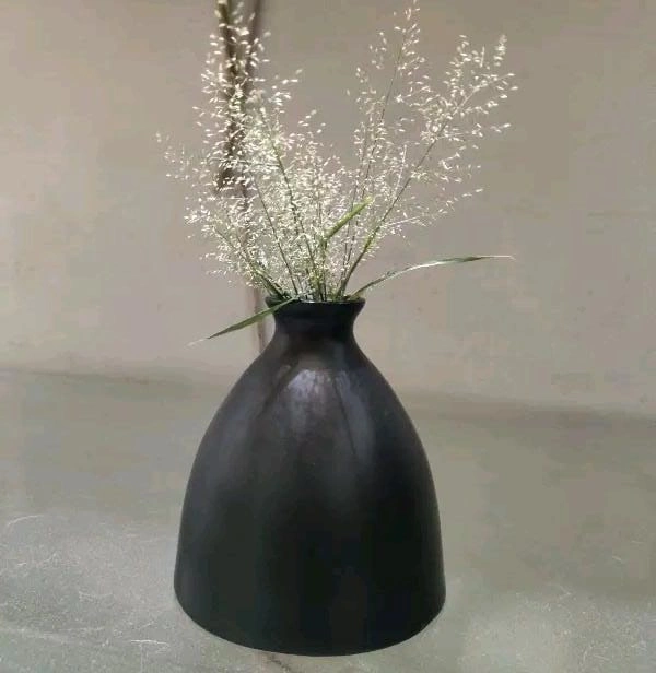 Ceramic black vase new shape  - Size  6 inch